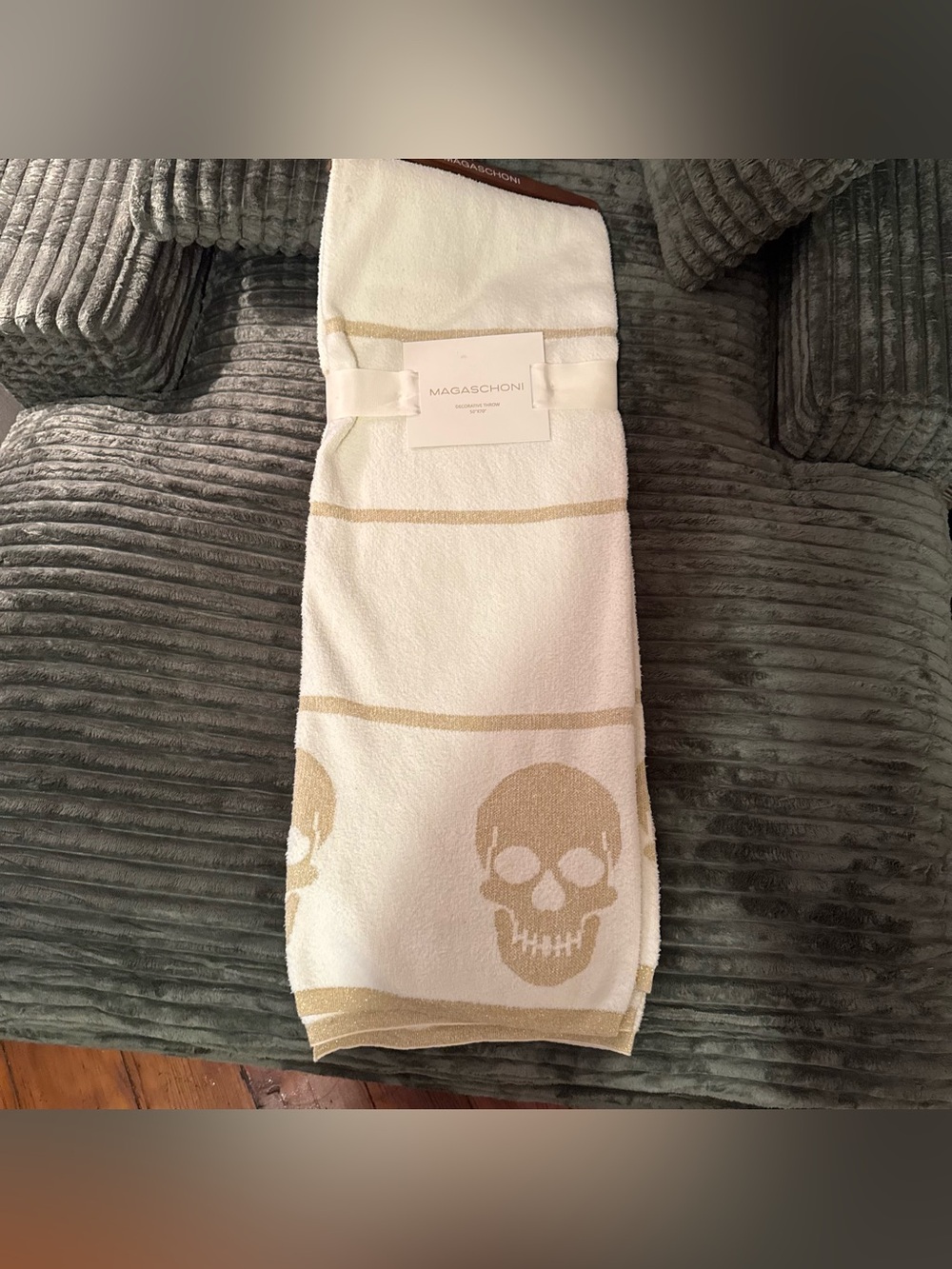 NWT Magaschoni Metallic Gold & Ivory Skull Knit Throw Blanket (50" x 70")